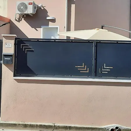 別荘 Dolia Center Dolianova